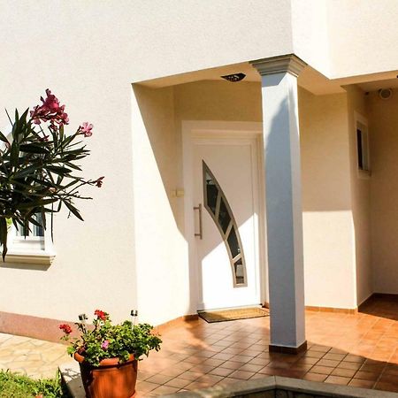Villa Zare ポレッチ エクステリア 写真