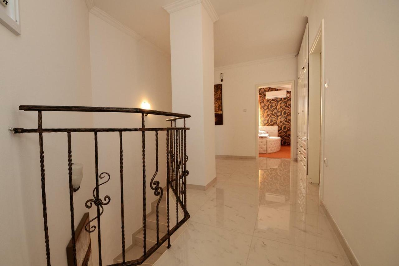 Villa Zare ポレッチ エクステリア 写真