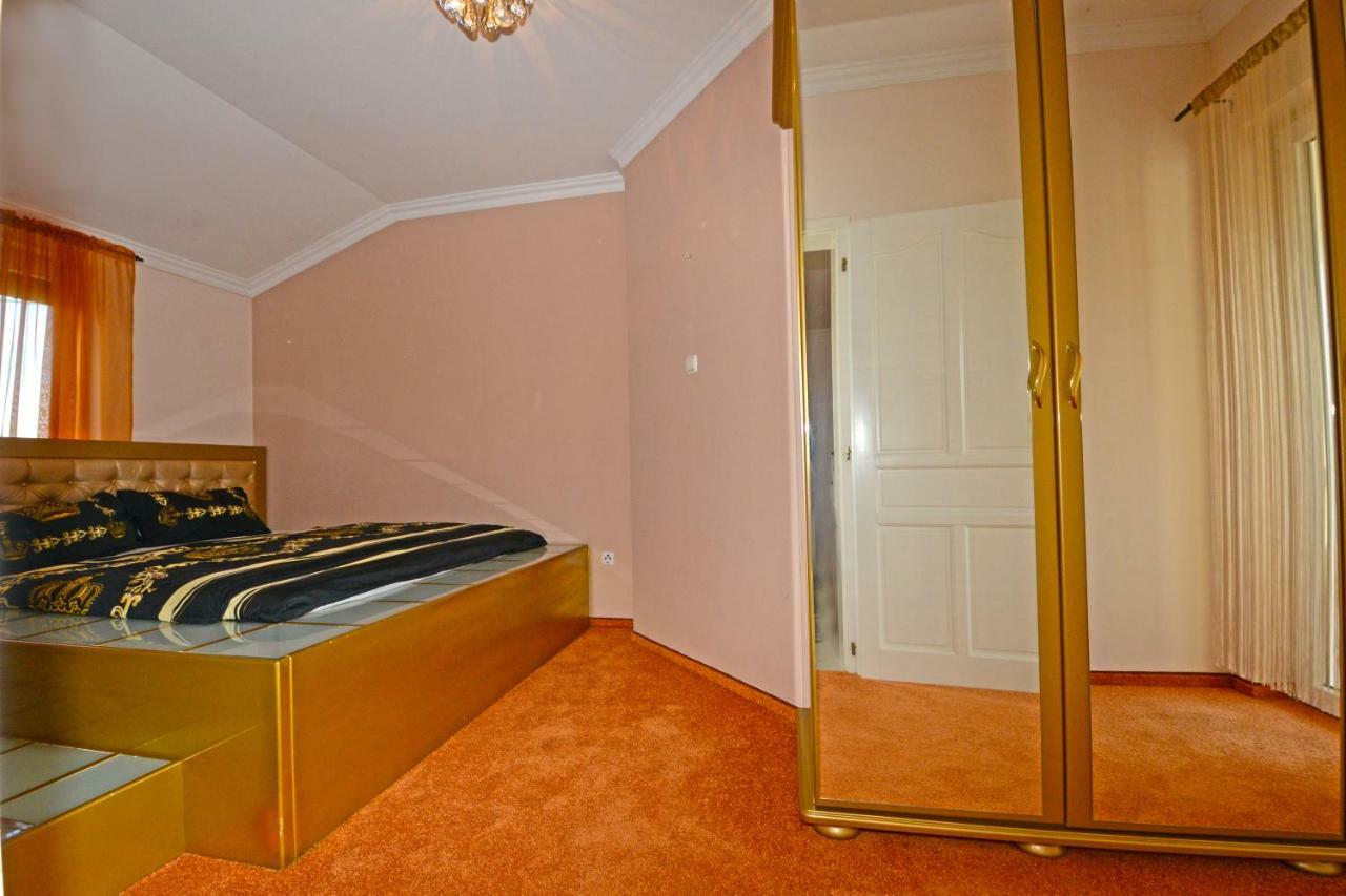 Villa Zare ポレッチ エクステリア 写真