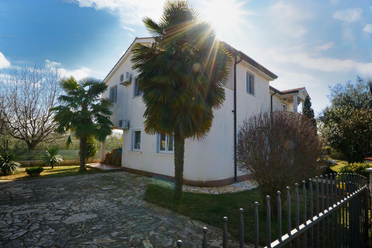 Villa Zare ポレッチ エクステリア 写真