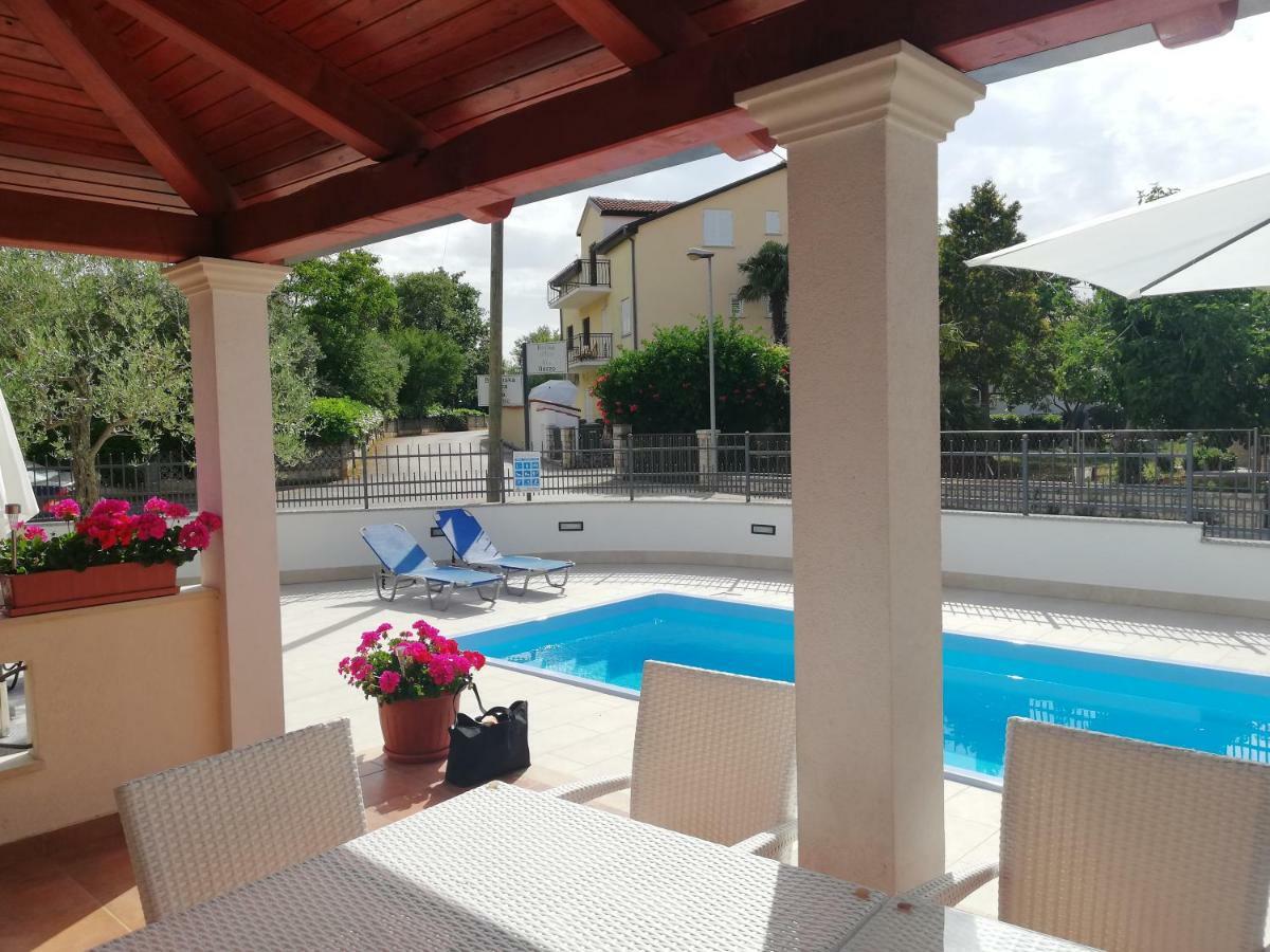 Villa Zare ポレッチ エクステリア 写真